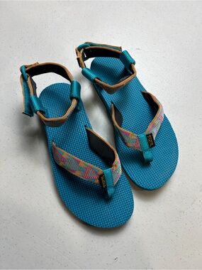 Teva Women’s T-bar sandals - turquoise Size 6